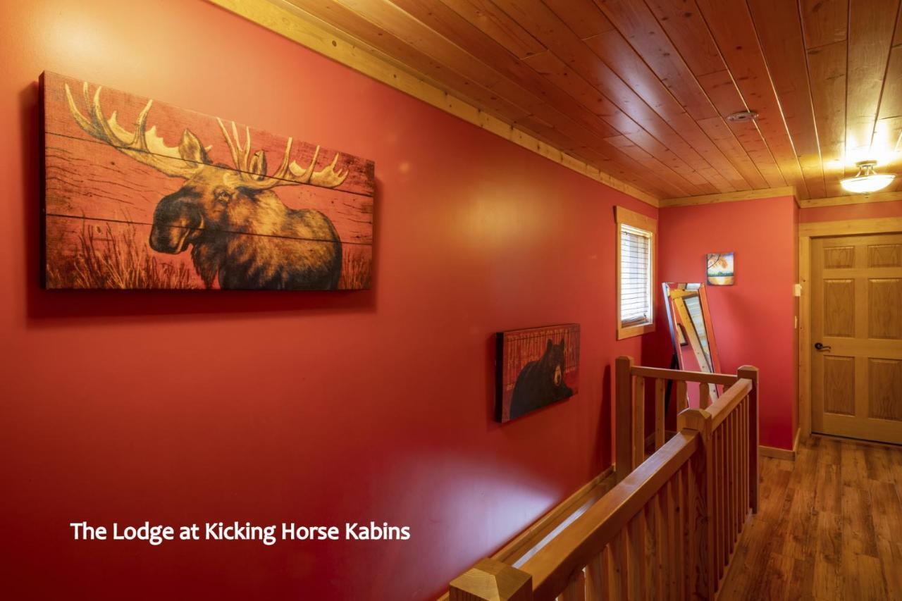 Kicking Horse Kabins Golden Kültér fotó
